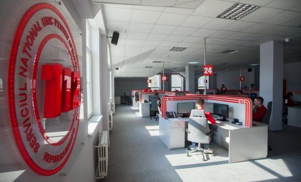 Ar fi sunat la 112, declarând că biroul șefului unei pușcării a fost minat. Ce pedeapsă a primit inculpatul