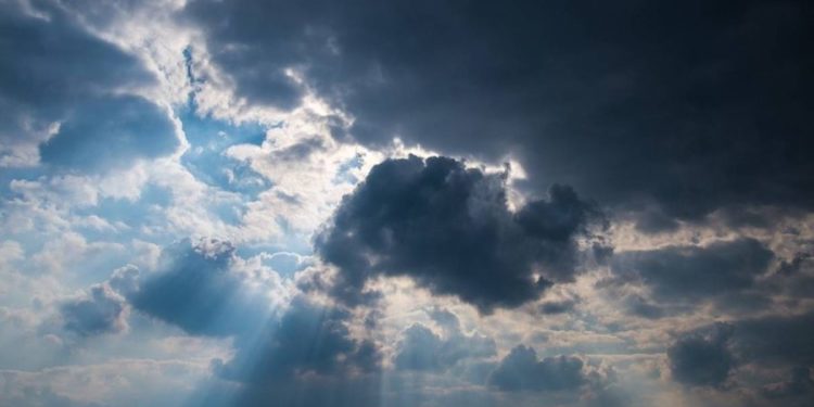 Облачно, местами дожди: какой будет погода на Радоницу?