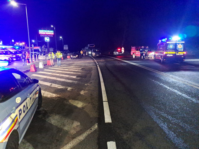 Accident între două autocare în care se aflau 84 de copii, în județul Sibiu. 33 de minori şi un adult au fost transportați la spital | FOTO