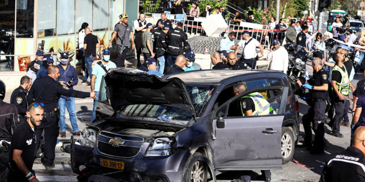 The Jerusalem Post: автомобиль въехал в толпу в центре Иерусалима