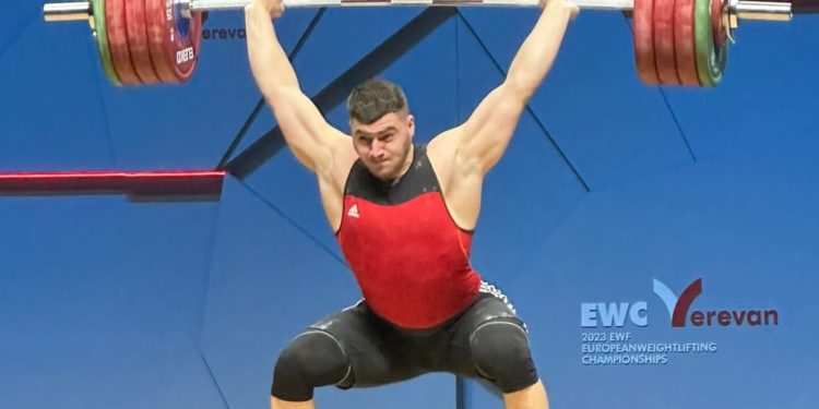 Încă o medalie pentru Moldova. Sportivul Tudor Bratu a luat bronzul la Campionatul European de Haltere din Armenia | FOTO