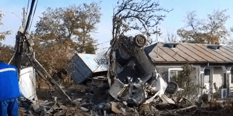 TIR din Moldova – implicat într-un accident, în România. Impactul s-a produs într-o curbă periculoasă