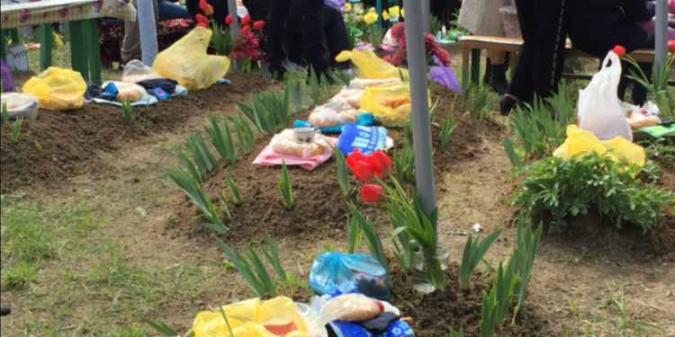 Moldovenii sărbătoresc astăzi Paștele Blajinilor. Tradiții și obiceiuri | VIDEO