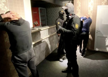 Detalii despre percheziții, unde oamenii legii au deconspirat activitatea unui grup criminal, parte componentă a organizației „Machena”: Poliția a făcut publice convorbiri telefonice | VIDEO