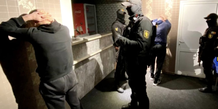 Detalii despre percheziții, unde oamenii legii au deconspirat activitatea unui grup criminal, parte componentă a organizației «Machena»: Poliția a făcut publice convorbiri telefonice | VIDEO