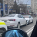 Un BMW, surprins pe contrasens. Internauții: Șoferului i s-a făcut rău, au spart geamul din spate ca să-l scoată