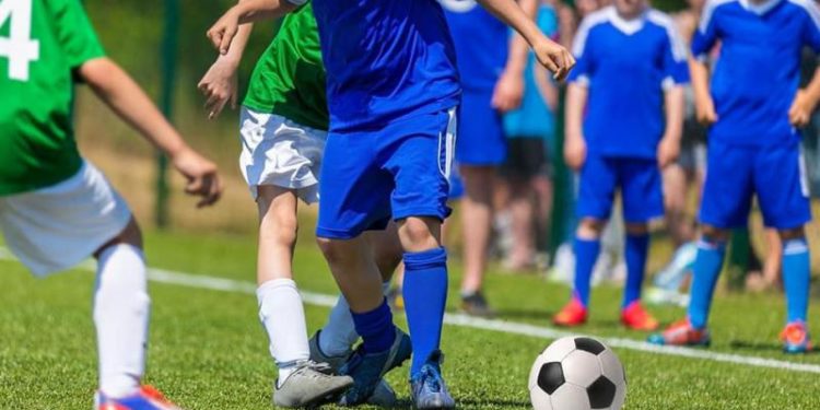 Tragedie în timpul unui meci de fotbal la Comrat: Un băiețel de 11 ani a decedat în vestiar, după ce i s-a făcut rău pe teren