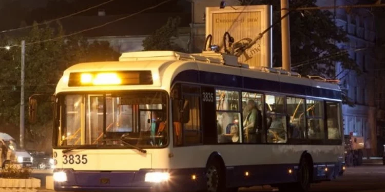 Каким будет режим работы общественного транспорта в Пасхальную ночь | VIDEO