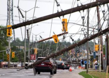Dezastru în Canada. Peste un milion de persoane au rămas fără curent din cauza unei furtuni care a avariat liniile electrice | VIDEO