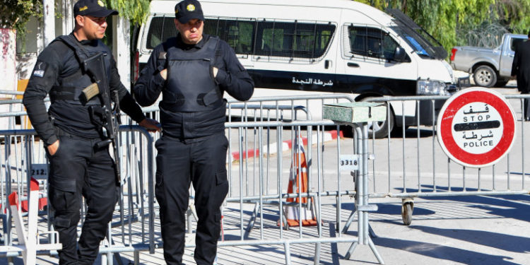 Un fotbalist a murit după ce și-a dat foc în fața secției de Poliție. Anterior, a postat un mesaj pe Facebook