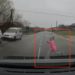 Чудом избежали трагедии: в Яловенах ребенок выскочил под колеса машины | VIDEO