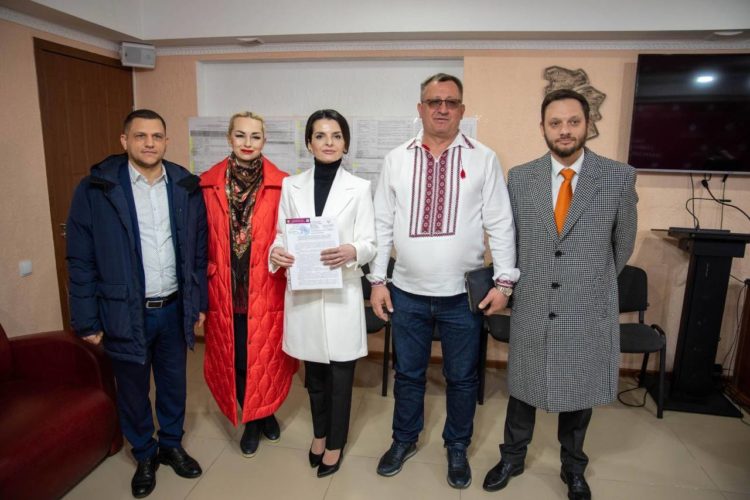 Candidata Partidului „ȘOR” pentru funcția de bașcan, Evghenia Guțul, după înregistrarea la CEC a Găgăuziei: Vom începe imediat întâlnirile cu cetățenii