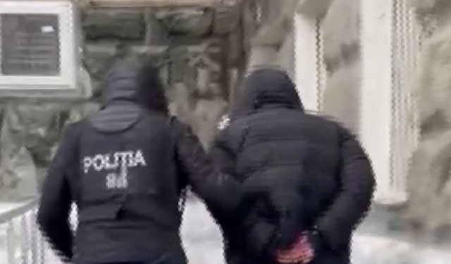 Opt persoane, lăsate fără 670.000 de lei într-o schemă de tip „piramidă” de promovare a aplicației „MafaLike” pentru o remunerare de doi euro per „like”