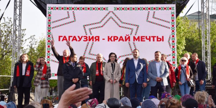 По инициативе Илана Шора и кандидата в башканы Гагаузии от Партии «ШОР» Евгении Гуцул в Комрате, Вулканештах и Чадыр-Лунге прошли грандиозные концерты | VIDEO