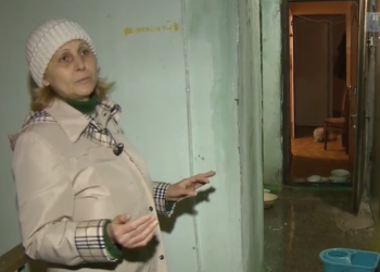 Le plouă în apartamente: Locatarii unui bloc din sectorul Ciocana al capitalei, nevoiți să adune singuri bani pentru reparații | VIDEO