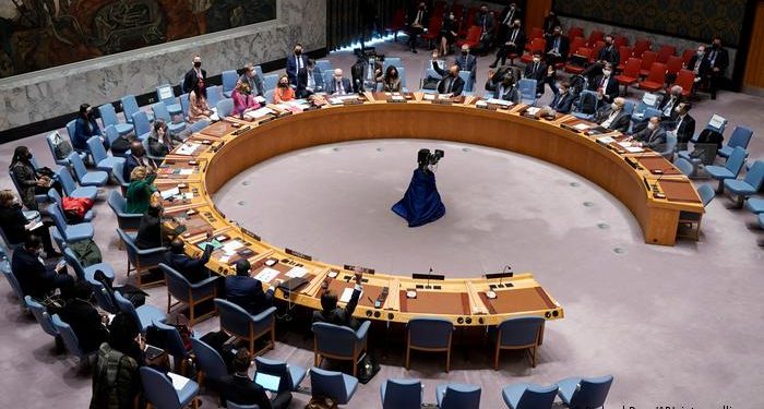 Совбез ООН принял резолюцию с осуждением запрета на работу женщин в Афганистане