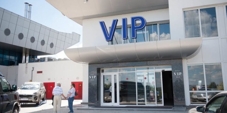 Starea Exceepțională nu mai este un obstacol? După ce Aeroportul din Chișinău a fost predat statului, sala VIP a devenit din nou funcțională, dar sub o altă denumire | VIDEO