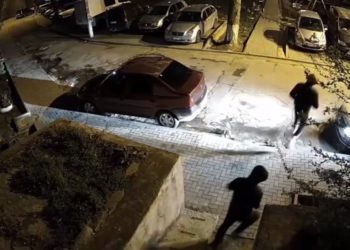 Minor de 17 ani, jefuit de peste 15.000 de euro: Poliția a reținut 3 suspecți | VIDEO