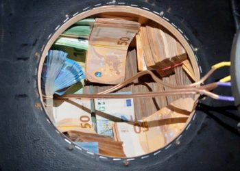 Contrabandă cu peste 440.000 de euro. Unde au ascuns banii doi ucraineni sosiți în Moldova | VIDEO