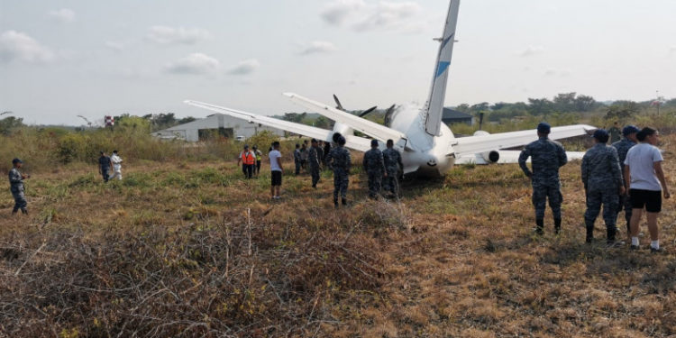 Un avion plin cu pasageri a pierdut o parte din trenul de aterizare și nu a mai ajuns pe pistă