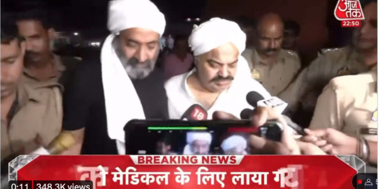 Uciși în direct. Un fost politician indian și fratele său, împușcați de indivizi deghizați în jurnaliști