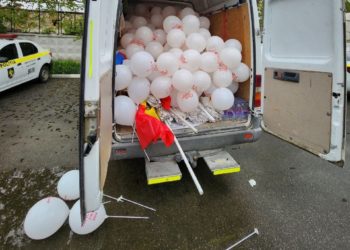 Партия ”ШОР”: Тысячи воздушных шаров с надписями, посвященными 9-му мая, и даже сирень были конфискованы полицией | VIDEO