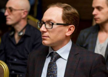 Biroul de avocați, care reprezintă Guvernul la Curtea Constituțională în dosarul Partidului “ȘOR”, a constituit obiect de reclamații din partea clienților și a fost sancționat de  către Comisia de Etică a Uniunii Avocatilor