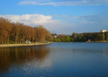 Сотрудники ГИЧС за последние сутки в столичном парке спасли от утопления четырех человек