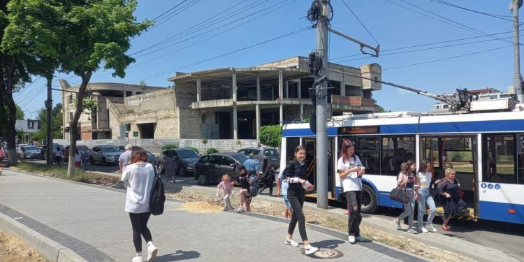 В Кишиневе и нескольких других районах сообщили об отключениях электроэнергии