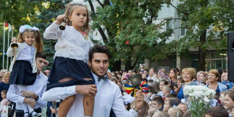 «Последний звонок» в школах Молдовы прозвенит 30 мая