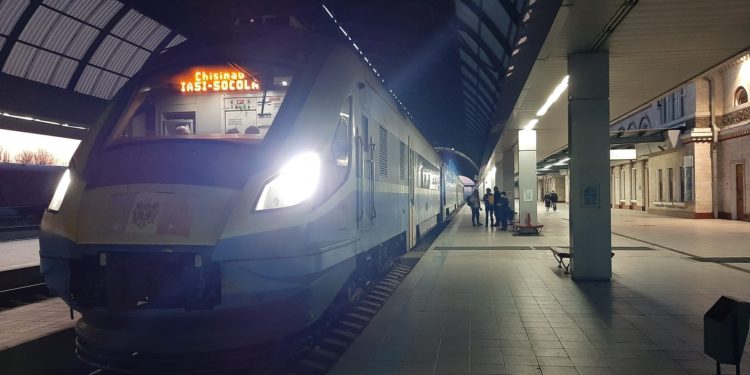 Железнодорожники жалуются на задержку зарплат. Что сказал глава предприятия?