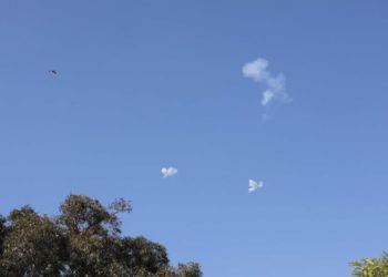 «Щит и стрела»: массированный залп из Газы, юг Израиля под огнем