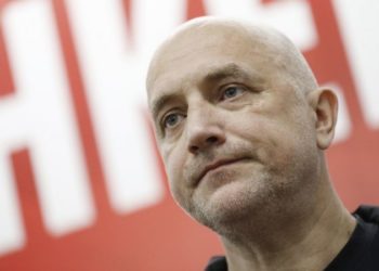 «Состояние стабильное, настроение бодрое». Захара Прилепина вывели из медикаментозного сна после перенесенного покушения