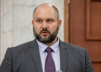 Consumatorii vor fi nevoiți să plătească devierile tarifare la gaz, în cazul trecerii la un furnizor al pieței libere. Cum motivează decizia ministrul Energiei | VIDEO