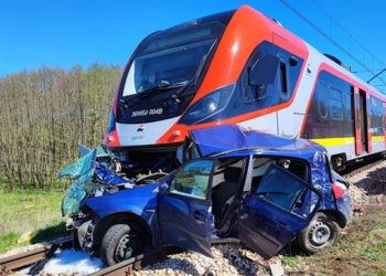 В Польше поезд врезался в авто: среди погибших есть ребенок