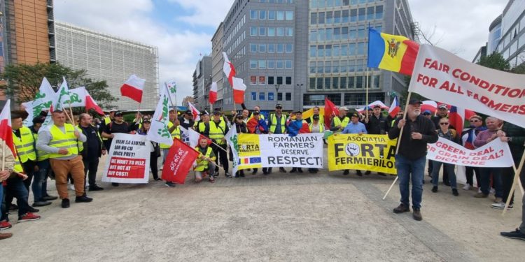 Președintele raionului Drochia și 5 primari au părăsit PSRM și au aderat la Partidul „Renaștere”: Vom crea un mediu economic și social favorabil pentru fiecare cetățean