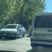 Două mașini s-au lovit pe o stradă din capitală: Circulația în zonă, îngreunată