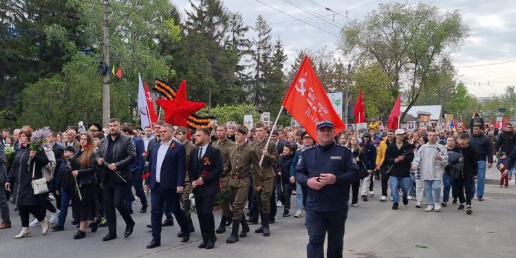 Deputatul neafiliat Alexandr Nesterovschi a participat la „Marșul Victoriei”, organizat la Bălți: Am venit să-i onorăm pe cei care au murit pentru noi