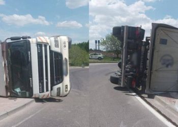 S-a răsturnat chiar la cotitură: Un camion cu remorcă a derapat de pe traseu, la Soroca  | VIDEO