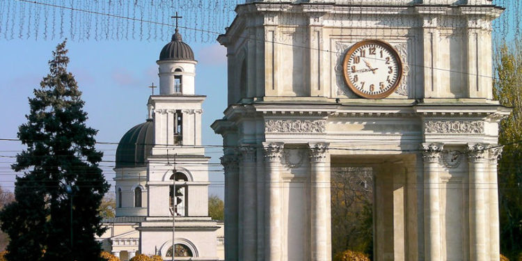 Traficul rutier va fi suspendat temporar pe o porțiune din bulevardul Ștefan cel Mare. Cum va circula transportul public