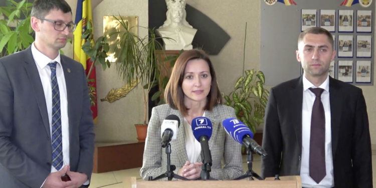 A luat-o gura pe dinainte: Veronica Dragalin a declarat că procurorii au informat-o pe Marina Tauber „că se va schimba măsura preventivă”