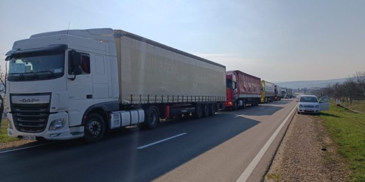 Șoferul unui camion, condamnat pentru că a accidentat un angajat al Vămii