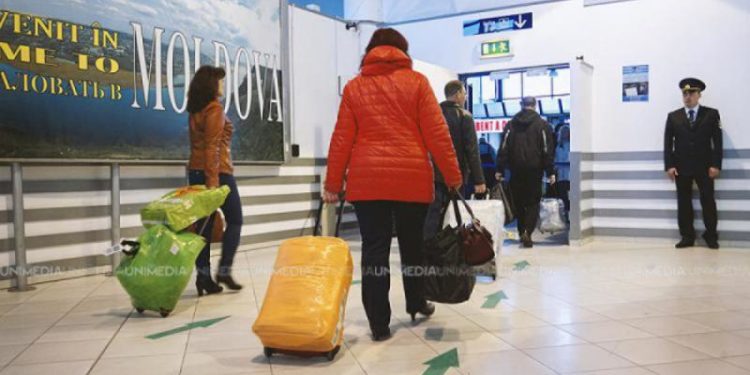 Peste 23 mii de persoane au ieșit din Moldova, iar zeci de străini au primit refuz de intrare în țară, în ultimele 24 de ore