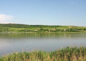 A intrat în apă și nu a mai ieșit: Cadavrul unui tânăr, căutat de câteva zile într-un iaz din Ștefan-Vodă