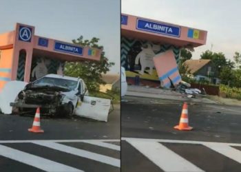 A doborât peretele unei stații: Un taxi, implicat într-un grav accident la Anenii Noi. Pompierii, la fața locului | VIDEO