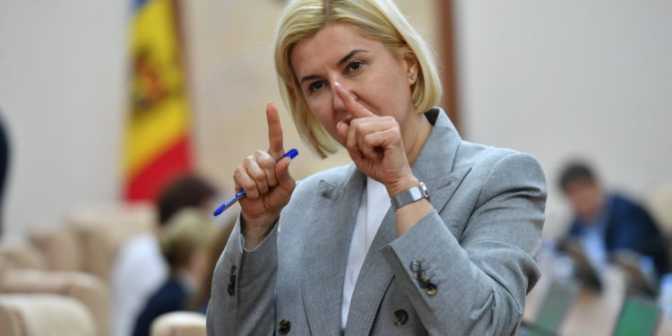 „O sectă”: Vlah o critică pe Sandu și PAS, la Congresul de la Comrat. Reacția Partidului Acțiune și Solidaritate