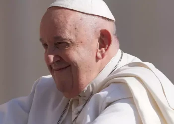 Papa Francisc este bolnav și și-a anulat toate activitățile publice de vineri, anunță Vaticanul