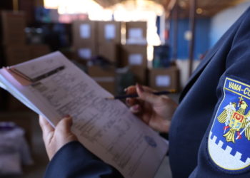 Prins cu calculatoare in mașina de spălat. Un șofer ce venea din Germania risca sancțiuni contravenționale | VIDEO