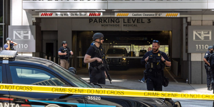 Nou atac armat în SUA. Agresorul a venit cu mama la spital și a deschis focul în camera de așteptare
