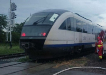 Motorul unui tren de călători a luat foc lângă Pitești. Cei 60 de pasageri au scăpat nevătămați
